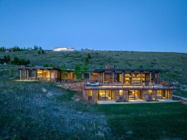 Kiến Trúc Giao Hòa Với Núi Non